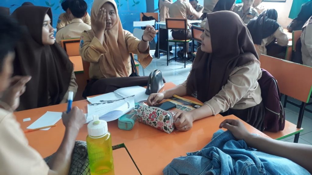 UPAYA PENINGKATAN HASIL BELAJAR PESERTA DIDIK PADA MATERI KOORDINASI KELAS XI MELALUI PENDEKATAN SAINTIFIK DENGAN MODEL PEMBELAJARAN DISCOVERY LEARNING BERORIENTASI HOTS PADA MATA PELAJARAN BIOLOGI DI SMAN 12 KOTA TANGERANG SELATAN TAHUN PELAJARAN 2019/2020